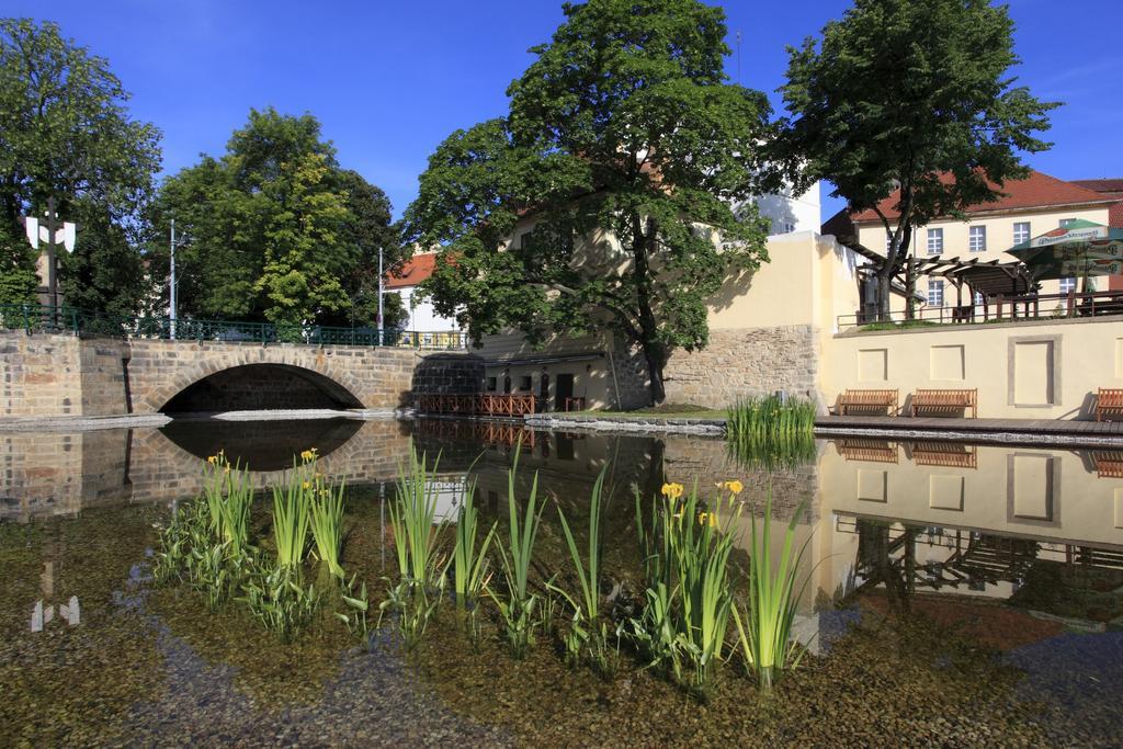 Hotel U Zvonu Pilzno Zewnętrze zdjęcie