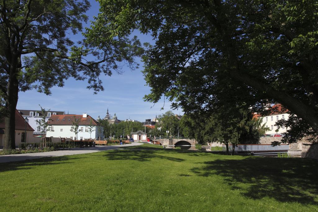 Hotel U Zvonu Pilzno Zewnętrze zdjęcie