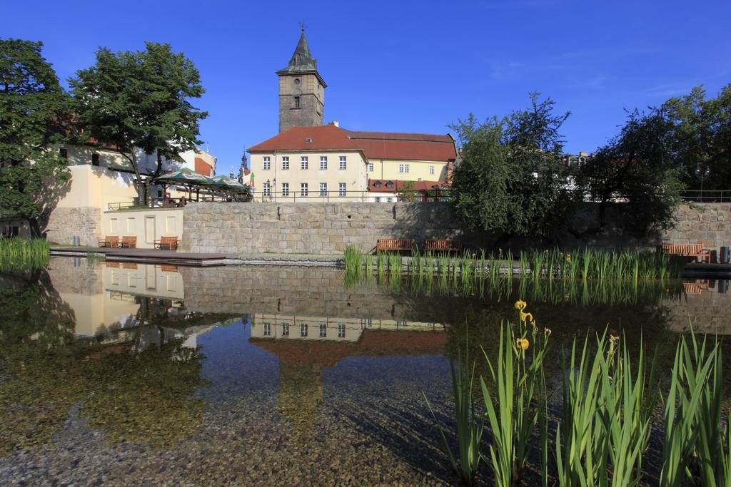 Hotel U Zvonu Pilzno Zewnętrze zdjęcie