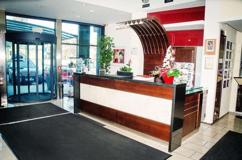 Hotel U Zvonu Pilzno Zewnętrze zdjęcie