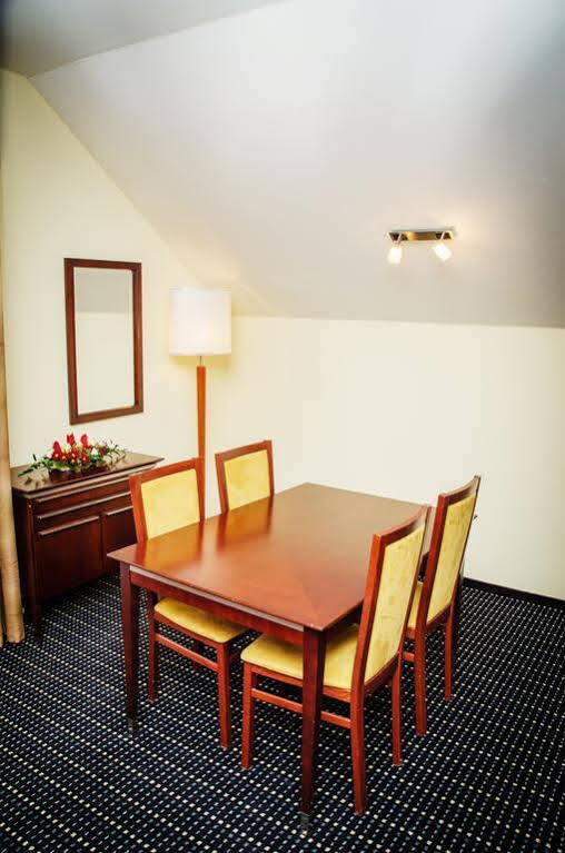 Hotel U Zvonu Pilzno Zewnętrze zdjęcie